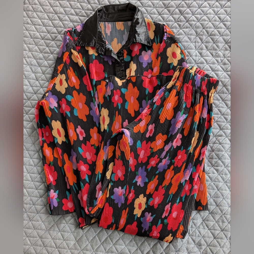 Lightweight Multicolor Pleated Lounge Wear